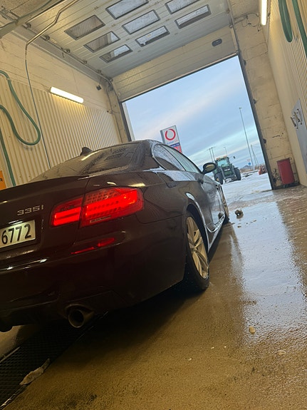 BMW 335i 6 of 30