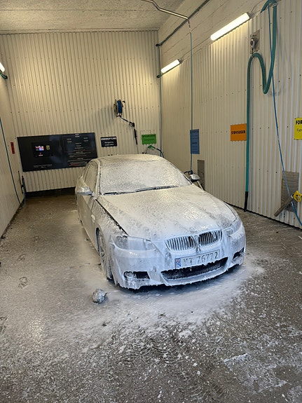 BMW 335i 3 of 30