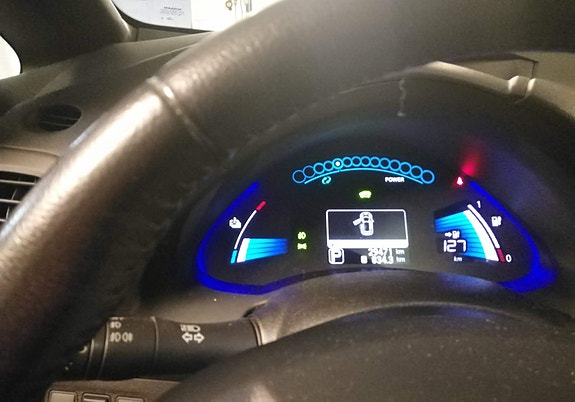 Nissan Leaf 6 of 12