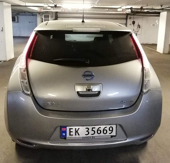 Nissan Leaf 3 of 12