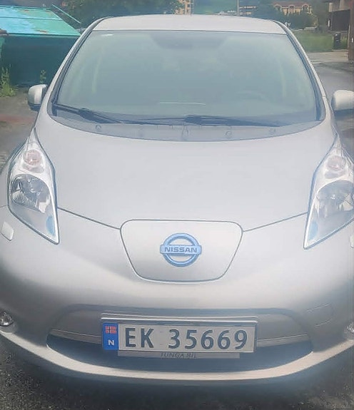 Nissan Leaf 10 of 12