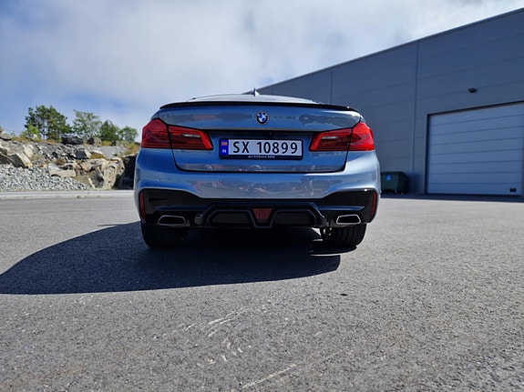 BMW 530e 3 of 5