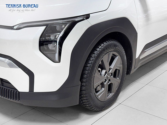 Kia EV3 2 of 5