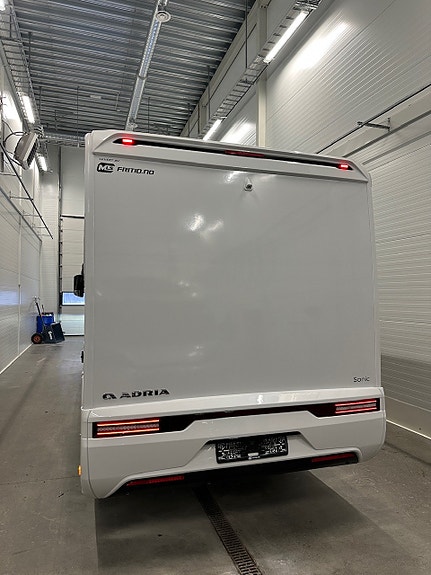 Bilde 9 av Adria SONIC 700DC. 180HK-AUT.ALDE.SOLSELLE.MARKISE.LED-KJØRELYS.EL-HANDBREKK.