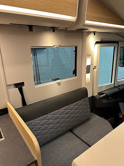 Bilde 18 av Adria SONIC 700DC. 180HK-AUT.ALDE.SOLSELLE.MARKISE.LED-KJØRELYS.EL-HANDBREKK.
