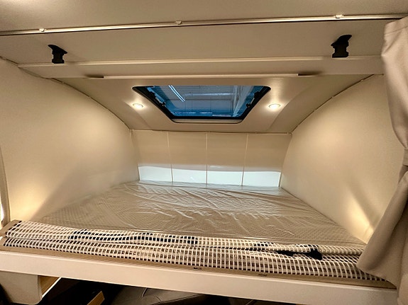 Bilde 25 av Adria SONIC 700DC. 180HK-AUT.ALDE.SOLSELLE.MARKISE.LED-KJØRELYS.EL-HANDBREKK.