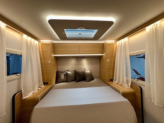 Bilde 41 av Adria SONIC 700DC. 180HK-AUT.ALDE.SOLSELLE.MARKISE.LED-KJØRELYS.EL-HANDBREKK.