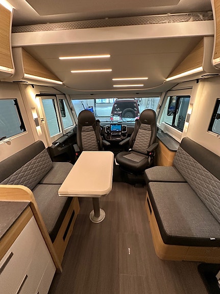 Bilde 23 av Adria SONIC 700DC. 180HK-AUT.ALDE.SOLSELLE.MARKISE.LED-KJØRELYS.EL-HANDBREKK.