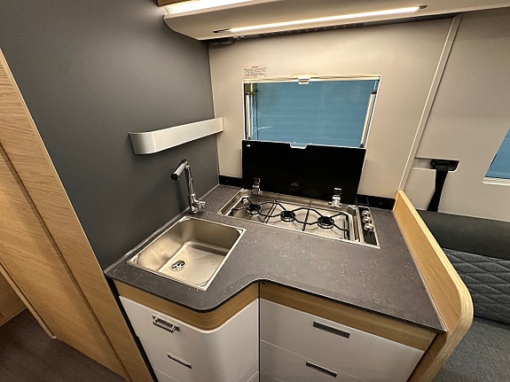 Bilde 30 av Adria SONIC 700DC. 180HK-AUT.ALDE.SOLSELLE.MARKISE.LED-KJØRELYS.EL-HANDBREKK.