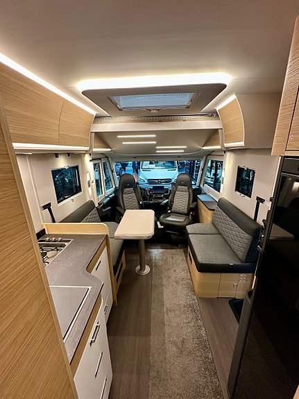 Bilde 45 av Adria SONIC 700DC. 180HK-AUT.ALDE.SOLSELLE.MARKISE.LED-KJØRELYS.EL-HANDBREKK.