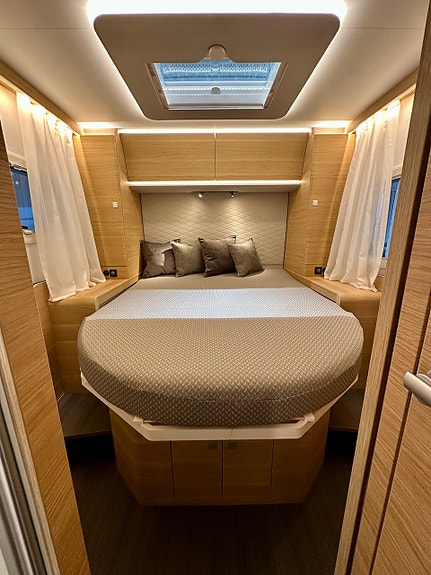 Bilde 40 av Adria SONIC 700DC. 180HK-AUT.ALDE.SOLSELLE.MARKISE.LED-KJØRELYS.EL-HANDBREKK.