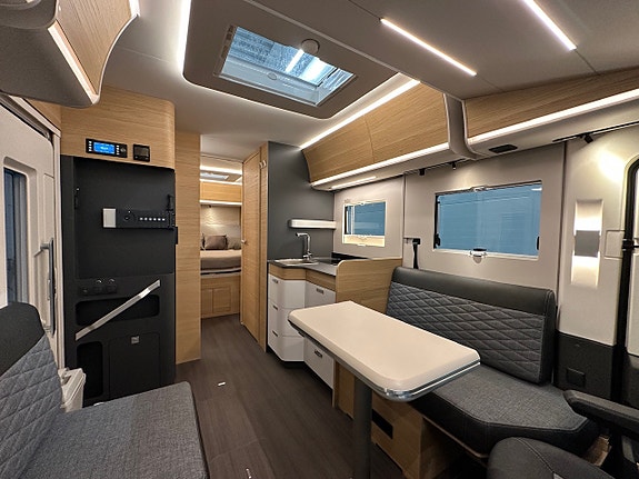 Bilde 19 av Adria SONIC 700DC. 180HK-AUT.ALDE.SOLSELLE.MARKISE.LED-KJØRELYS.EL-HANDBREKK.