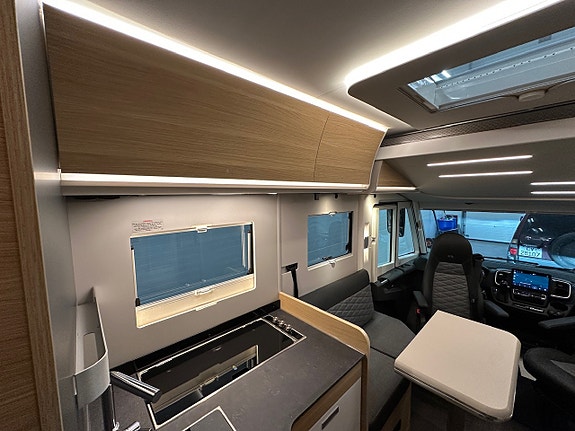 Bilde 31 av Adria SONIC 700DC. 180HK-AUT.ALDE.SOLSELLE.MARKISE.LED-KJØRELYS.EL-HANDBREKK.