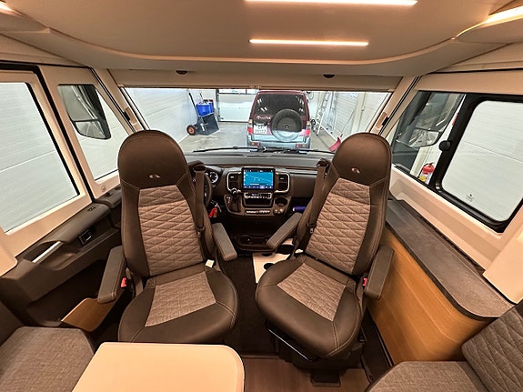 Bilde 20 av Adria SONIC 700DC. 180HK-AUT.ALDE.SOLSELLE.MARKISE.LED-KJØRELYS.EL-HANDBREKK.