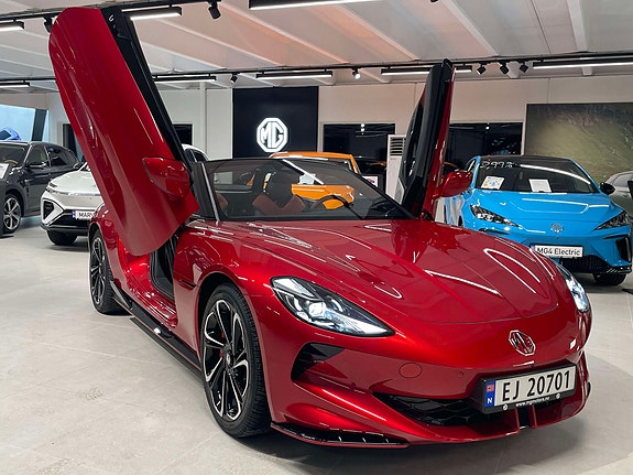 MG's 100 års jubileum ble høsten 2024 feiret med lansering av MG Cyberster. En roadster som hyller hva MG opprinnelig er kjent for!