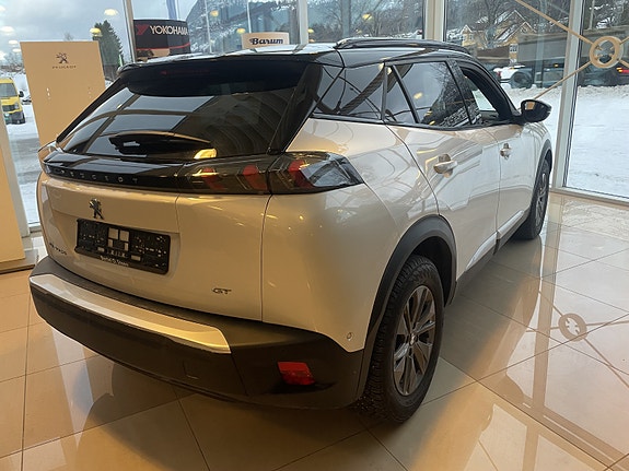 Peugeot e-2008 4 of 5