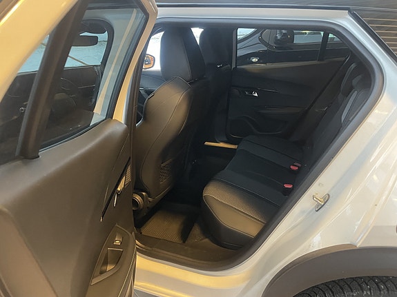 Peugeot e-2008 20 of 30