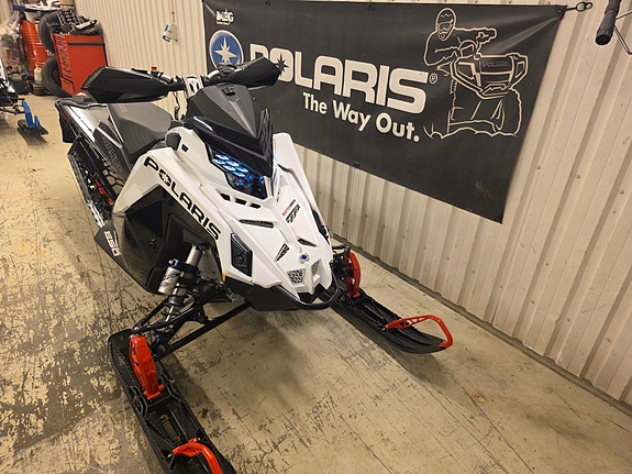 Polaris 850 Switchback Assault 2 of 11