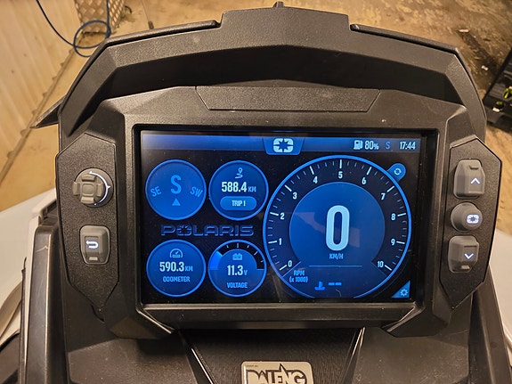 Polaris 850 Switchback Assault 9 of 11