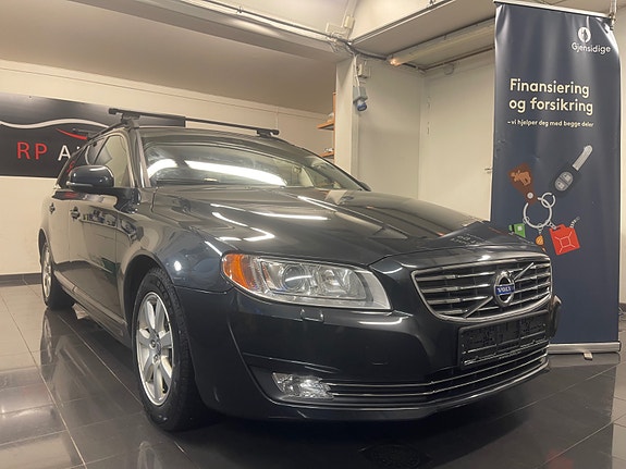 Volvo V70 2 of 22