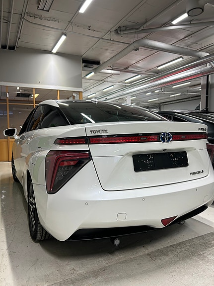 Toyota Mirai 4 of 6