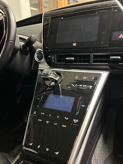 Toyota Mirai 6 of 6