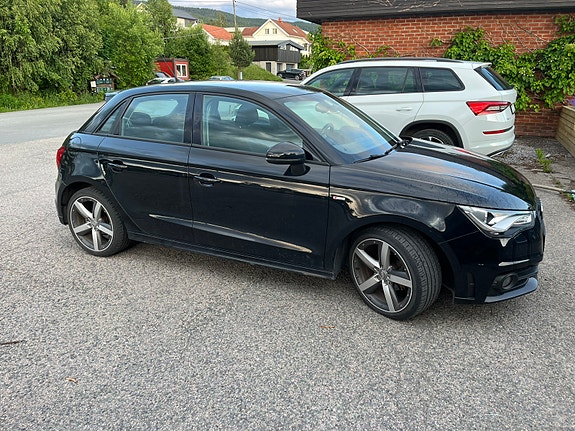 Audi A1 3 of 10
