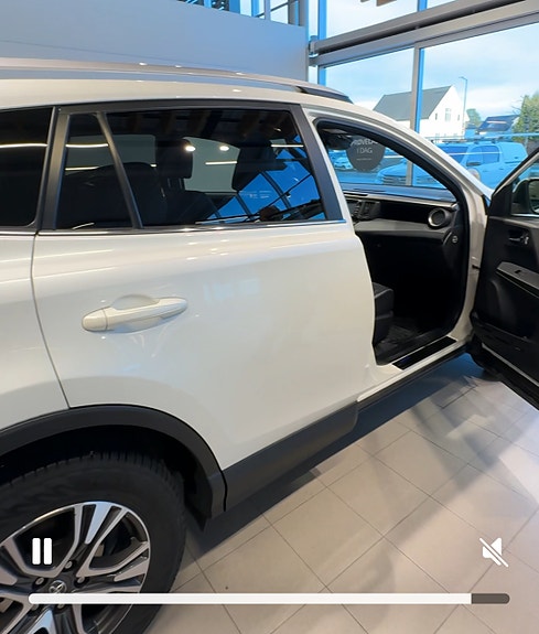 Toyota RAV4 2 of 5