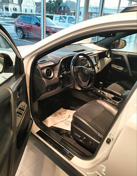 Toyota RAV4 5 of 5