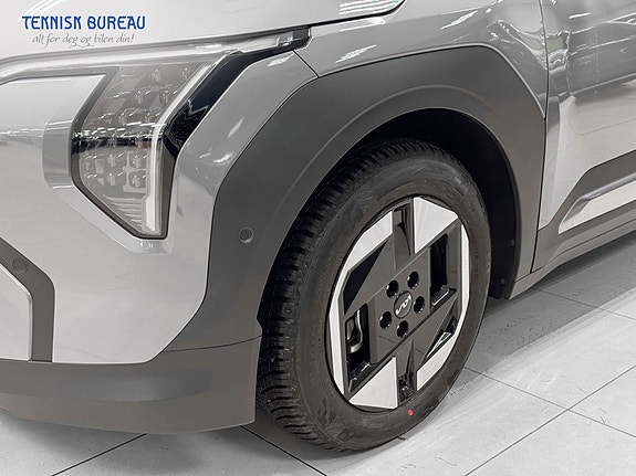 Kia EV3 2 of 5