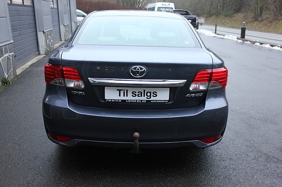 Toyota Avensis 8 of 25