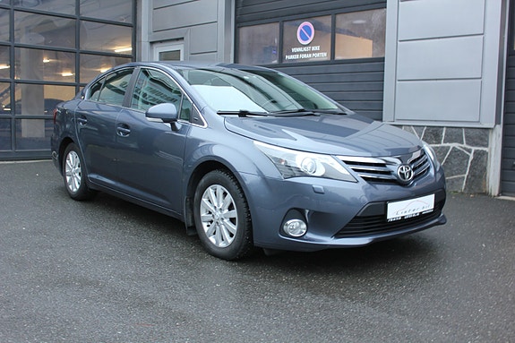 Toyota Avensis 4 of 25