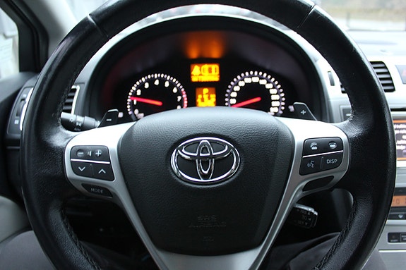 Toyota Avensis 20 of 25