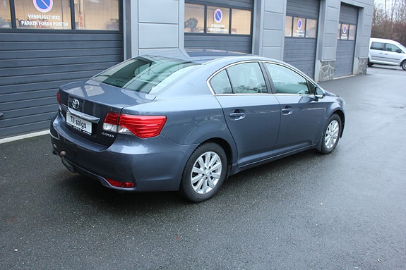 Toyota Avensis 7 of 25