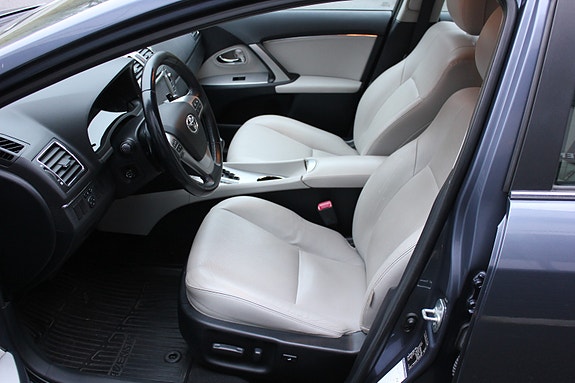 Toyota Avensis 14 of 25