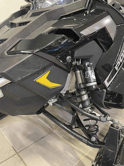 Polaris S4 Titan Adventure 3 of 6