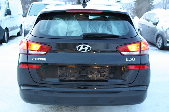 Hyundai i30 6 of 26