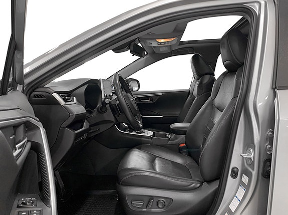Toyota RAV4 3 of 5