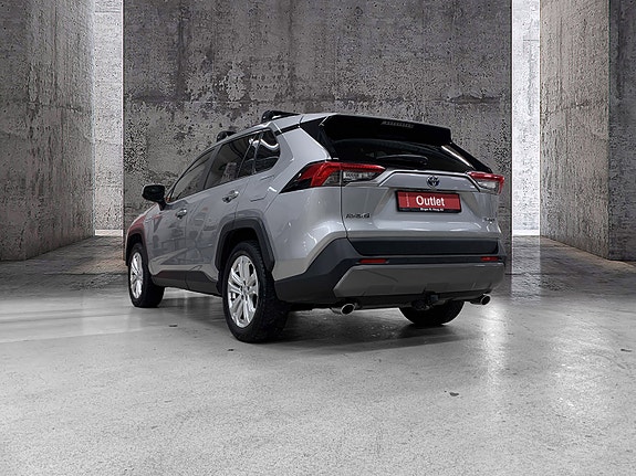 Toyota RAV4 2 of 5