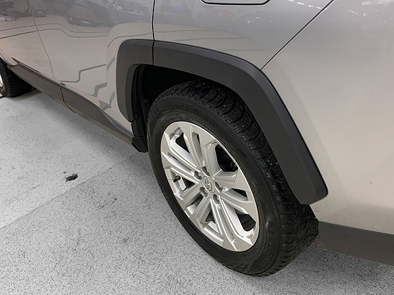 Toyota RAV4 5 of 5