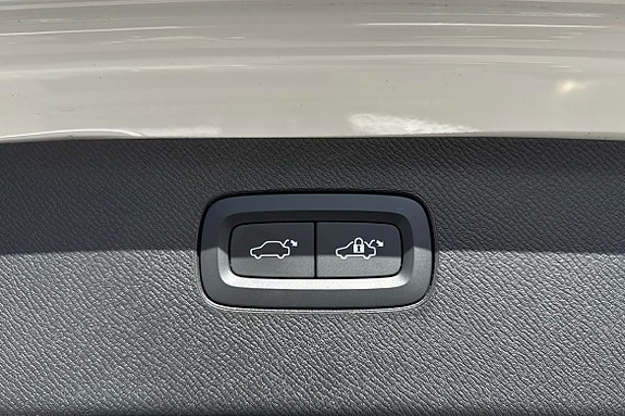 Volvo XC90 28 of 30