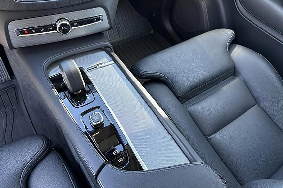 Volvo XC90 20 of 30