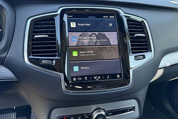 Volvo XC90 18 of 30