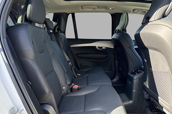 Volvo XC90 29 of 30