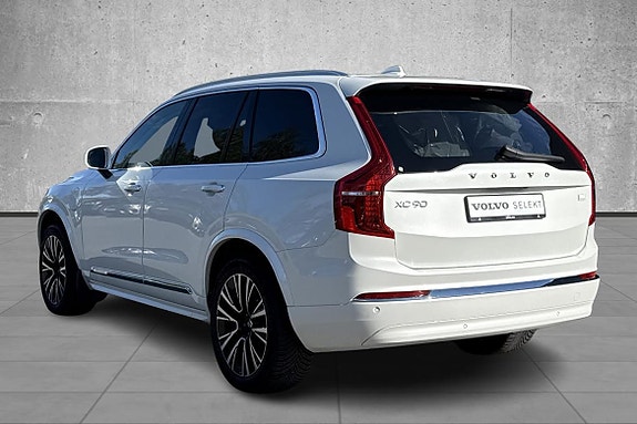 Volvo XC90 8 of 30