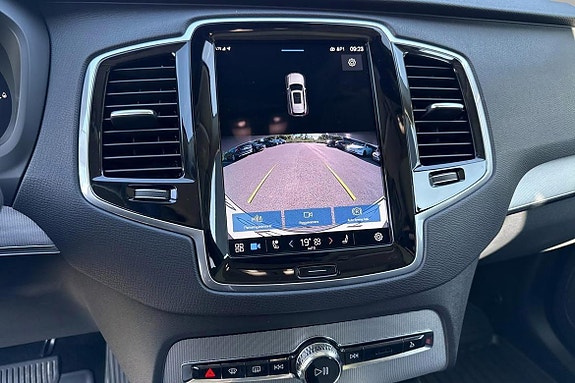 Volvo XC90 19 of 30