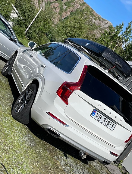 Volvo XC90 3 of 5