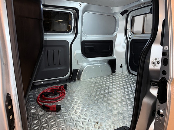 BYD T3 21 of 23