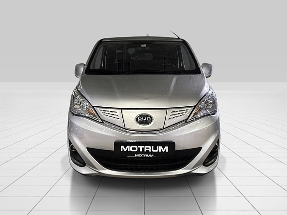 BYD T3 2 of 23