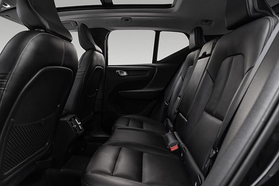 Volvo XC40 13 of 27